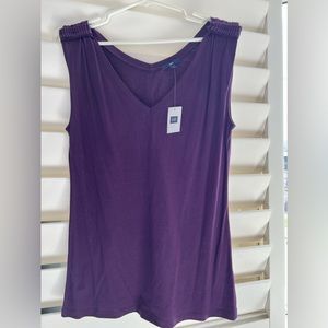 Gap Women’s Sleeveless Shirt. NWT! Size M